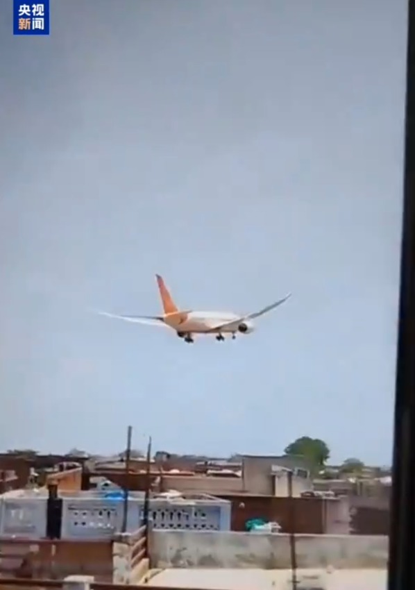 新巧牛 印度坠机事件已致至少110人遇难！飞机起飞后几分钟便坠入居民区！客机乘客名单公布